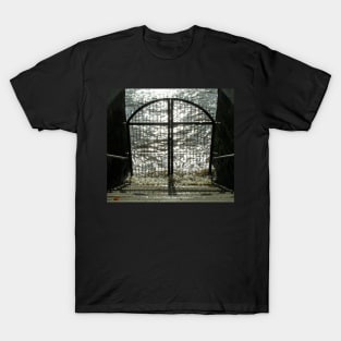 Water Gate at the Tower of London & River Thames, UK T-Shirt